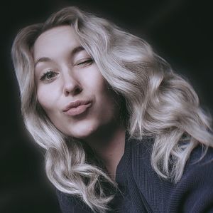 Meet your Posher, Alexandra